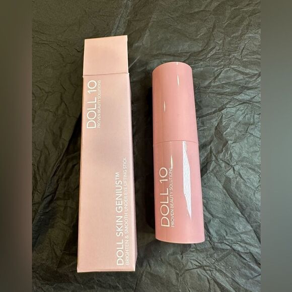 DOLL SKIN GENIUS™ BRIGHTEN & SMOOTH UNDER EYE LIFTING STICK 0.35 oz - Picture 2 of 5